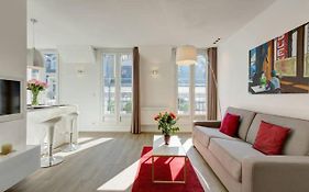 Champs Elysées Apartment